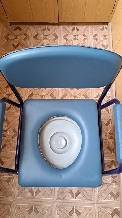 Продам кресло-туалет