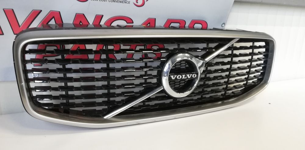 4 броя предна решетки Volvo XC60 2 (2017-2023)