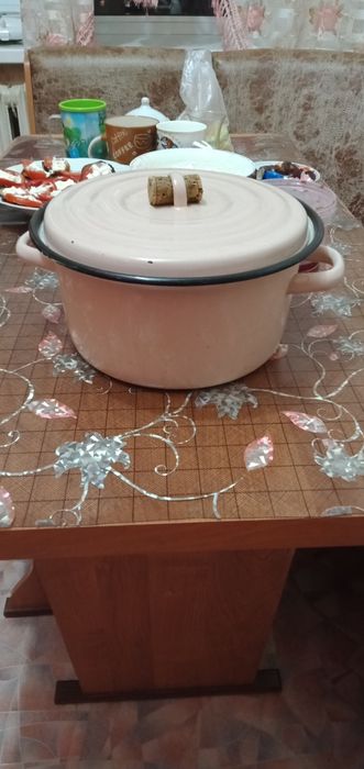 Продам кастрюли разные