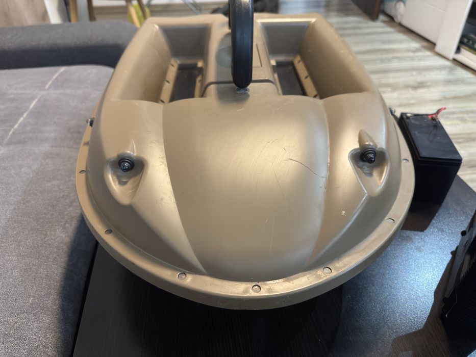 Лодка за захранка lake master m2