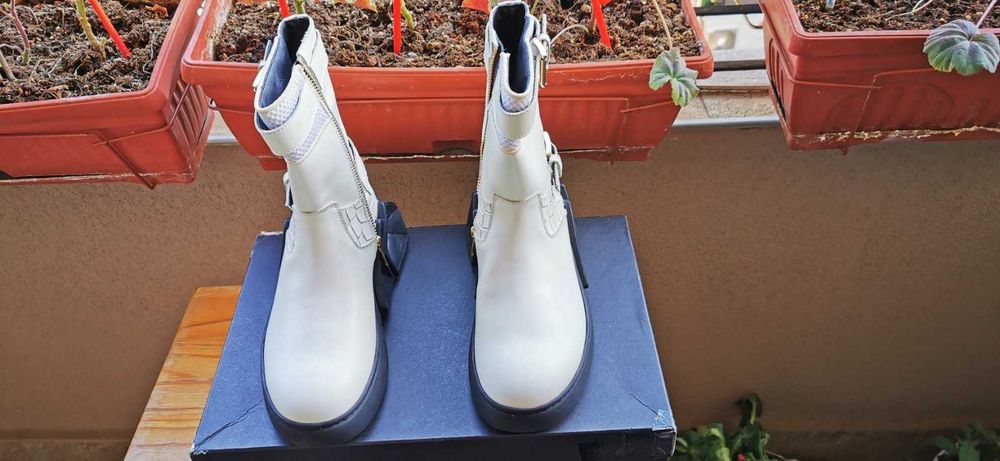 Оригинални маркови дамски кожени боти HIDE & JACK - 37 номер