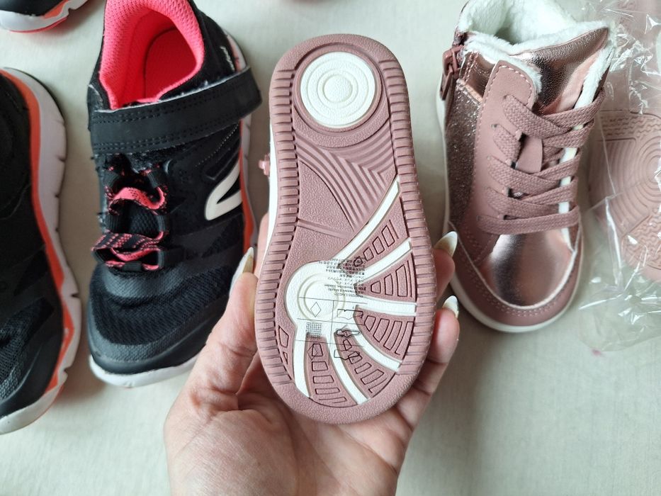 Чисто нови ботички за малка госпожица размер 22, 23