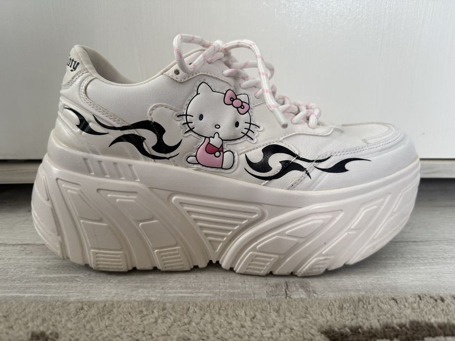 Маратонки ,Bershka(Hello Kitty)