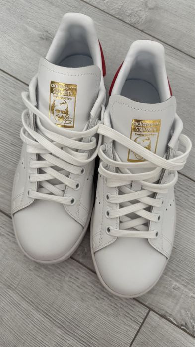 Продам новые adidas кеды