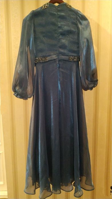 Продается женское вечернее платье