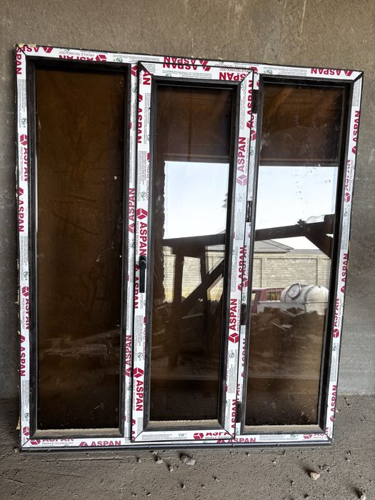 одно пластиковое окно