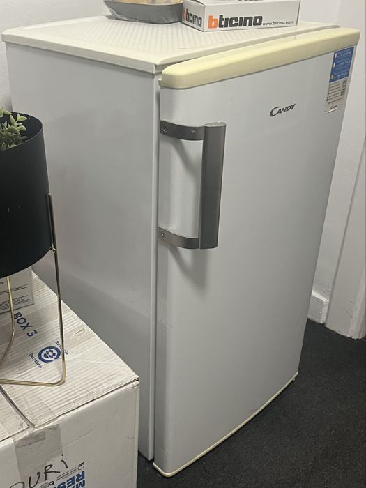 Vand frigider mic Candy