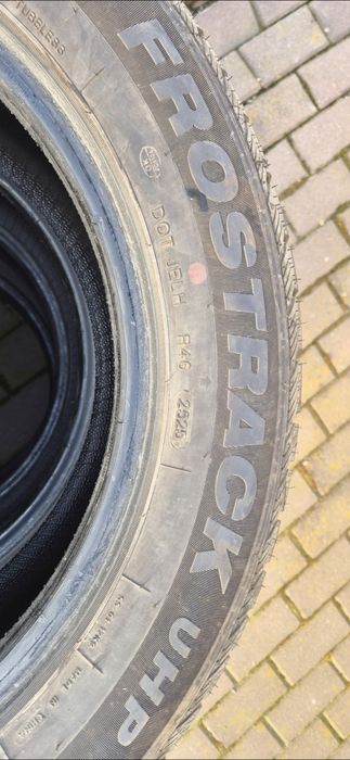 Vând anvelope iarna  205/55 R16