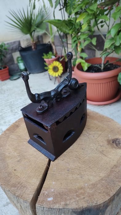 Fier de calcat vechi