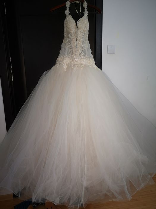 De închiriat-Rochie mireasa-stil printesa