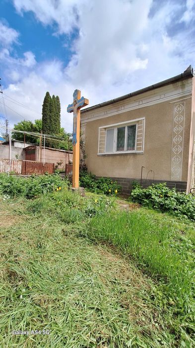 vand casa dealul florilor