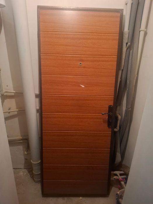 Продам дверь наружный