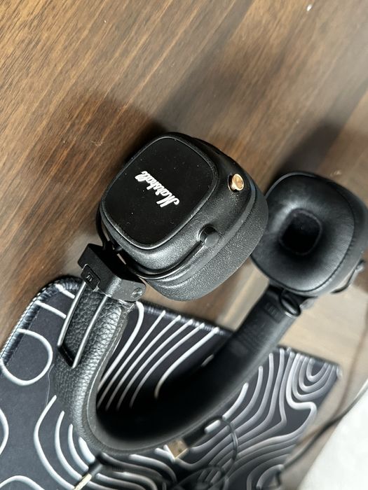 Продам оригинальные наушники marshall Major V