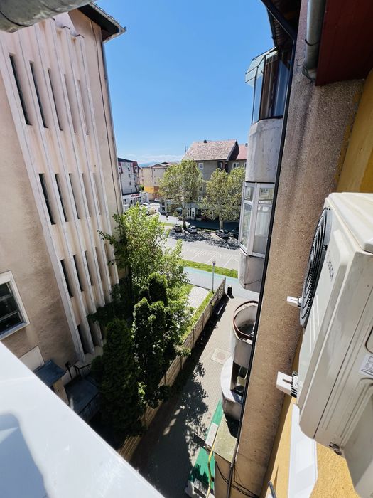 Apartament 2 camere decomandat , Mobilat , Zona centru