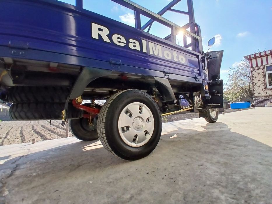 Real moto sotiladi xolati alo.