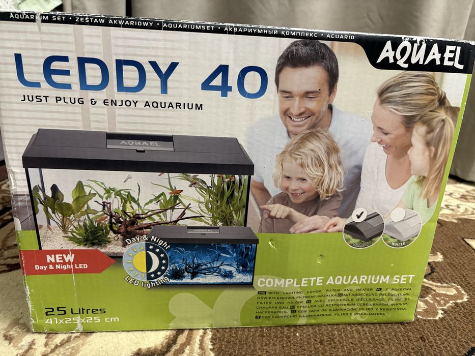 Аквариум+ декаративные фигурки