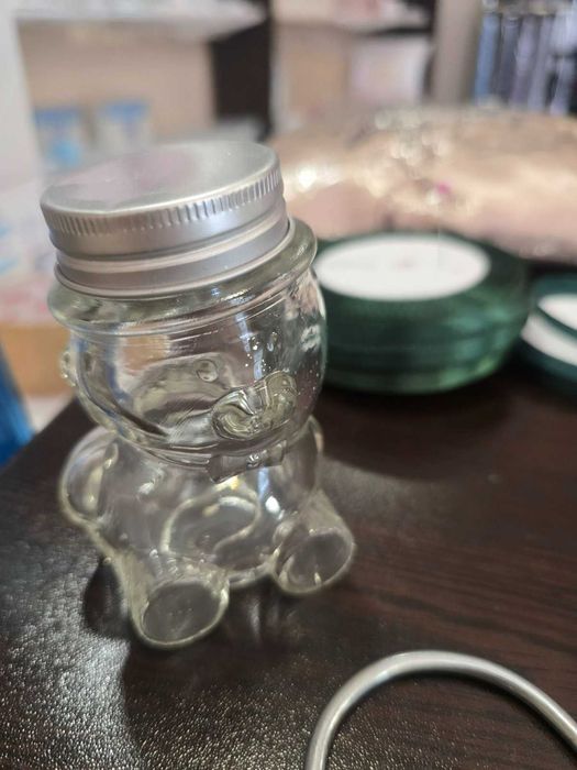 Стъклени шишета и бурканчета