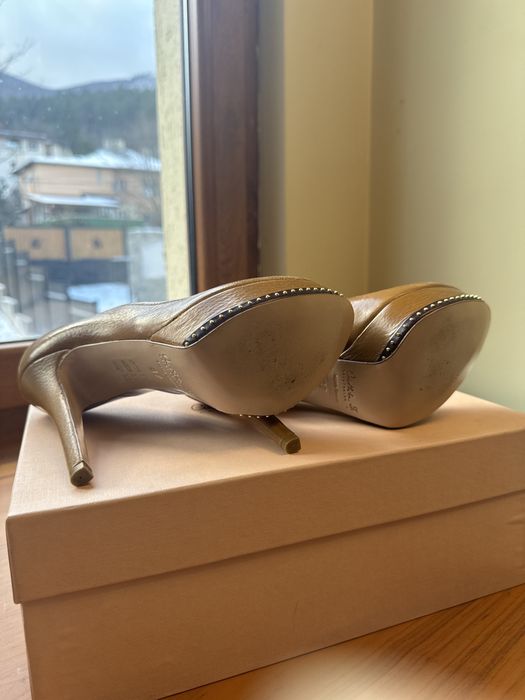 Cristhelen B. (Musette) бежов висок ток, 37