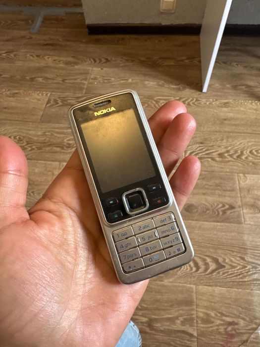 NOKIA 6300 нужна батарейка и корпус