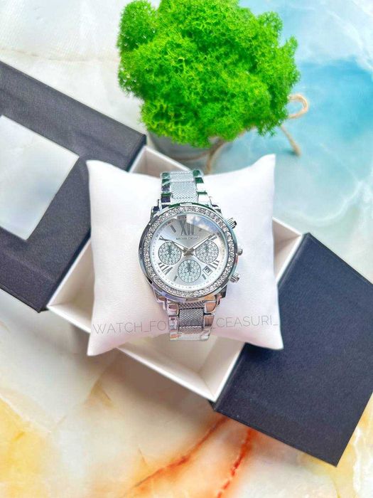 Ceas de mână damă Model 6 – Design Elegant – Cutie Cadou Inclusă