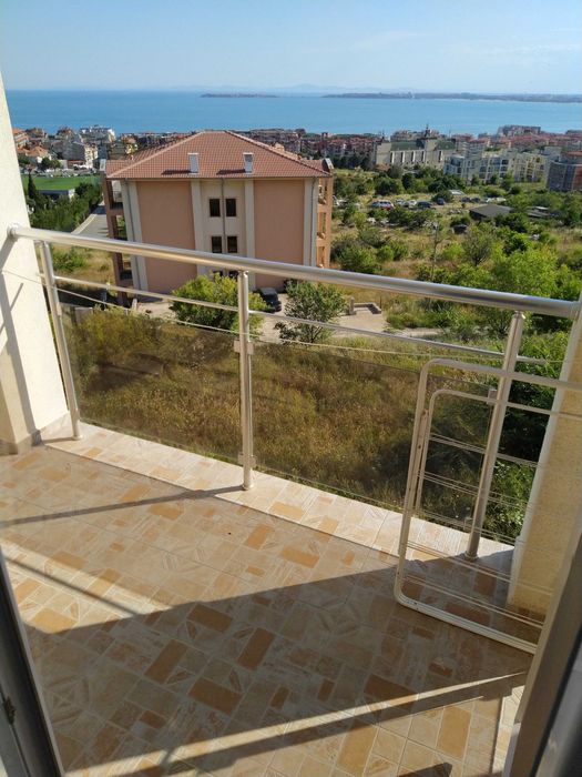 Отдава се студио под наем.