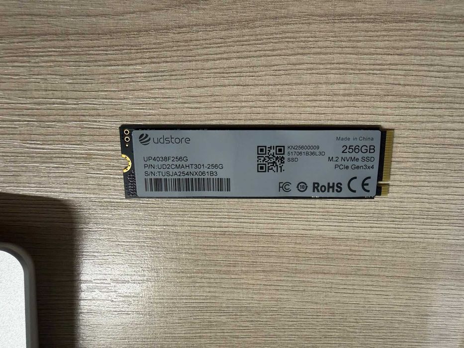 Продам SSD 256 ГБ, б/у.