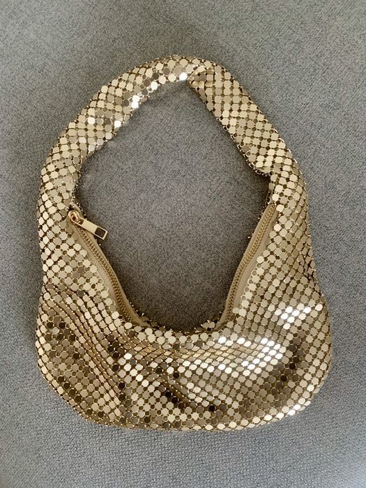 Златна малка чанта - чисто нова