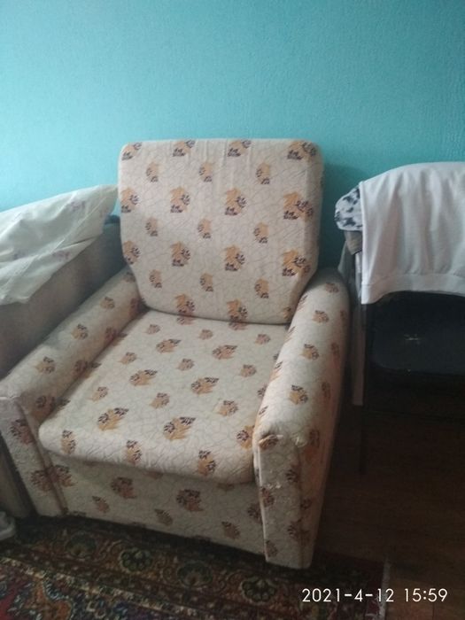 Диван и два кресла