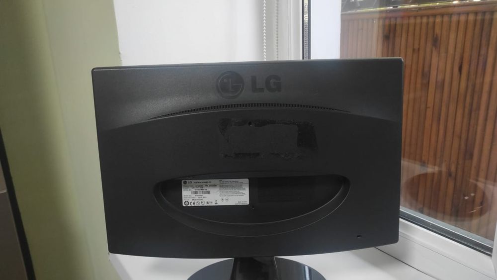 Продам монитор самсунг. Доставка есть.