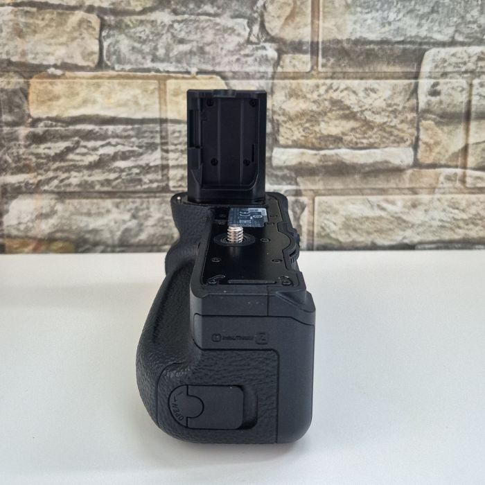 Grip Sony original VG-C3EM pentru A9, A7 III si A7R III