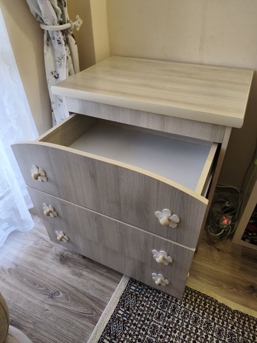 Детски скрин запазен