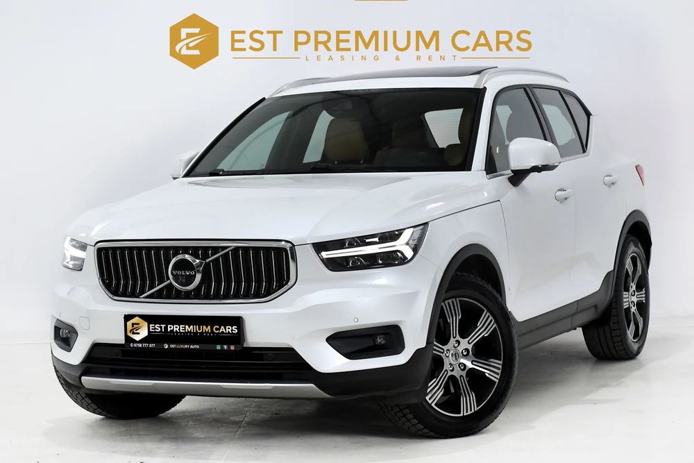 Volvo XC 40 4X4, Plafon Panoramic,Faruri Led,Scaune Incalzite,Camere 360