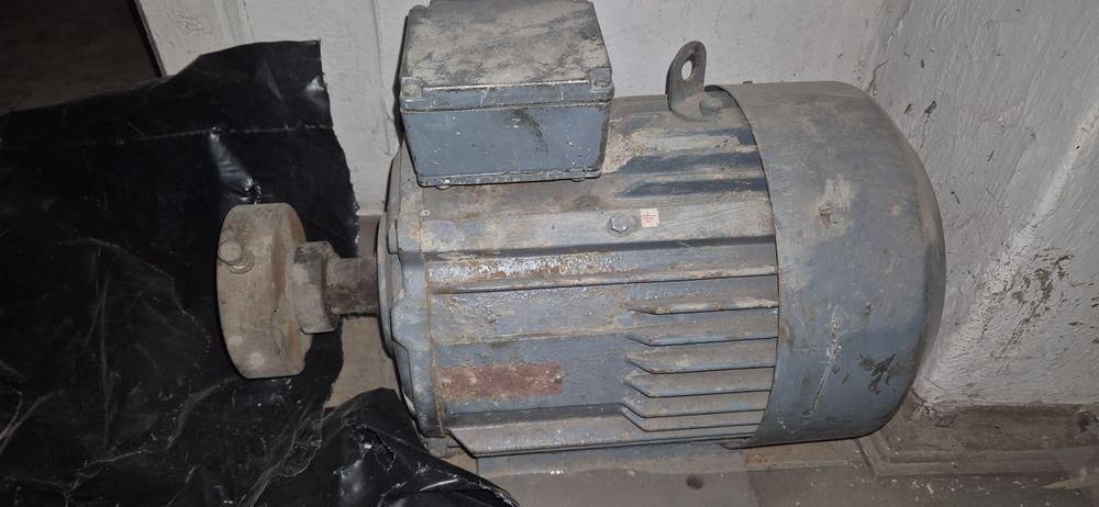 Продам электродвигатель