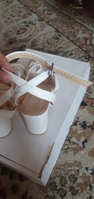 Продам босаножки летние