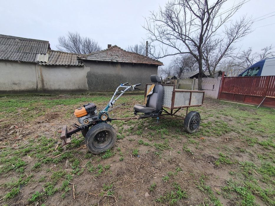 Vând motosapă pentru mai multe detalii mesaj în privat