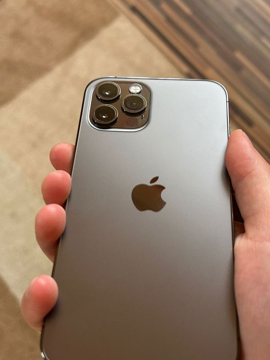 Vand iphone 12pro  256 gb stare 10/10 bateria 100%