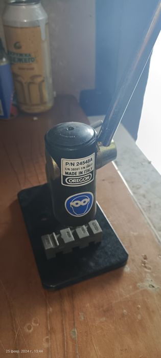 Станок для расклепки цепей 24548A. Клепальный станок  24549A