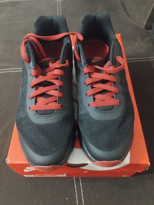 Маратонки Nike Air Max invigor
