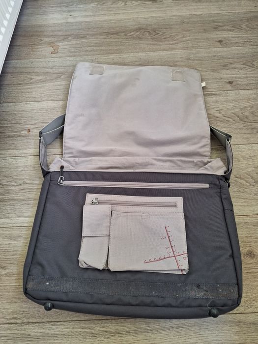 Geanta laptop estetica