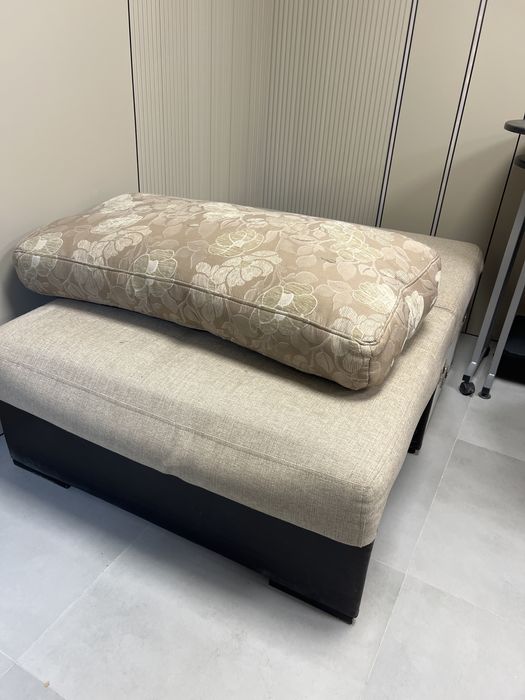 Продам кресла офисные, компьютерные столы, и диванчик