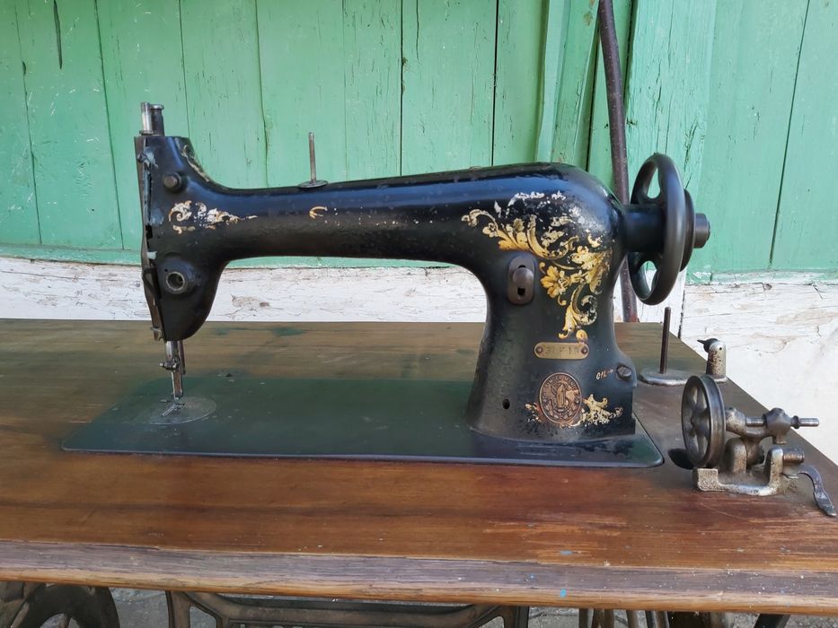 Стара шевна машина - Сингер