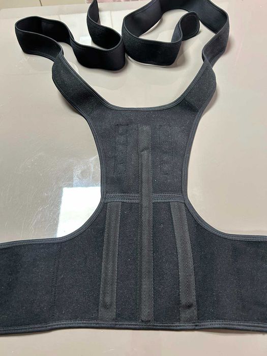 Продавам колан за изправяне на гърба и раменете