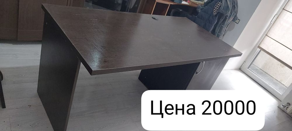 Продам офисные шкафы и столы