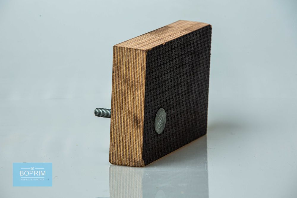 Placaj antiderapant pentru podea remorci/semiremorci, din esenta tare.