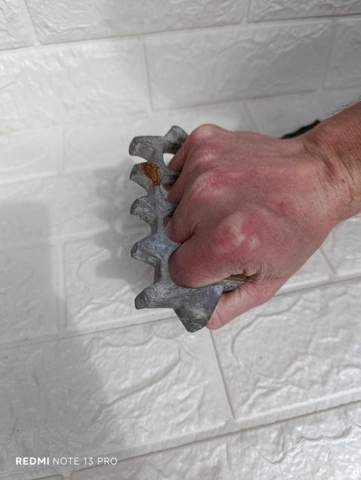 Стар плътен метален бокс