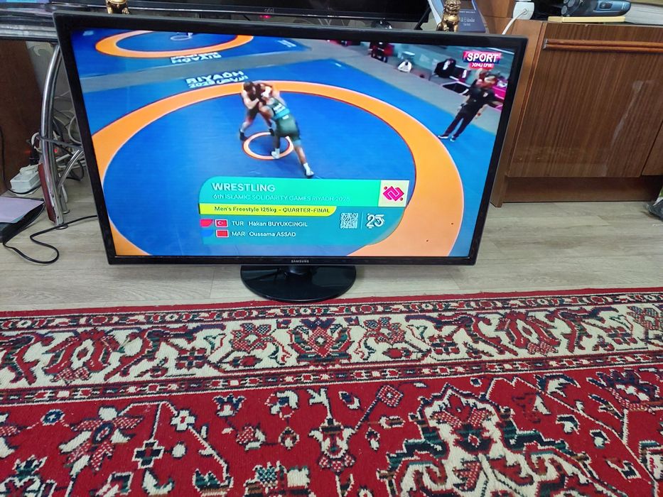 Телевизор Samsung модель UE 32 F 4000AW