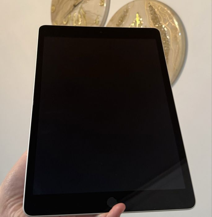 Продам Ipad. Состояние хорошее, всё работает без проблем.