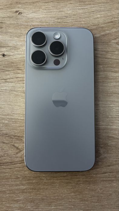 Iphone 15 pro 256 mb