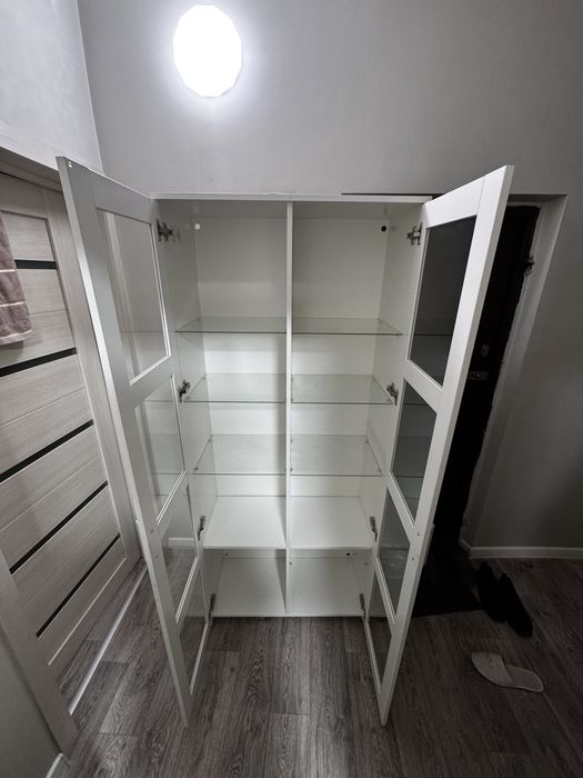 Продам витринный шкаф