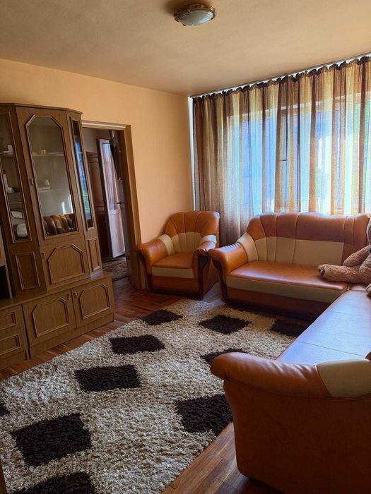 Se oferă spre vânzare un apartament cu două camere, situat în zona Micro 6.